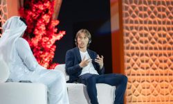 المجلس الرمضاني في الشارقة يحتفي بنجم ريال مدريد لوكا مودريتش